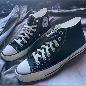 Converse All Star Pro Mid Tops😄
